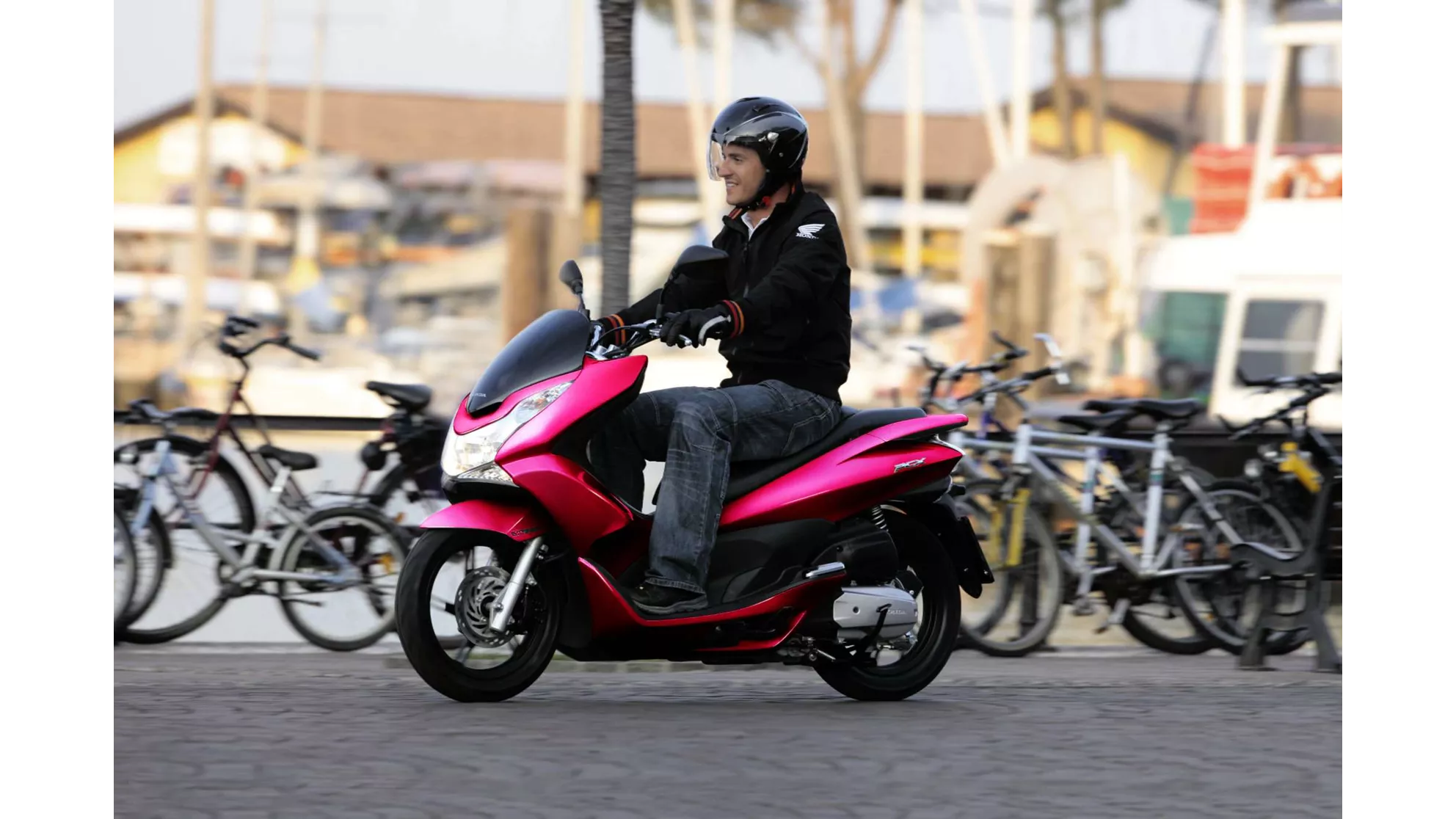 Honda PCX125 - Image 3 Honda PCX125 - Image 3