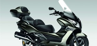 Honda SW-T600 2013 vs Yamaha Majesty 400 ABS 2013
