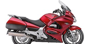 BMW R 1200 GS Adventure 2009 vs Honda ST 1300 Pan-European 2013