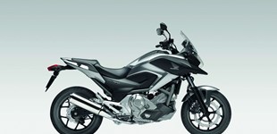 Honda NC700X 2013 vs BMW R 850 R 2005