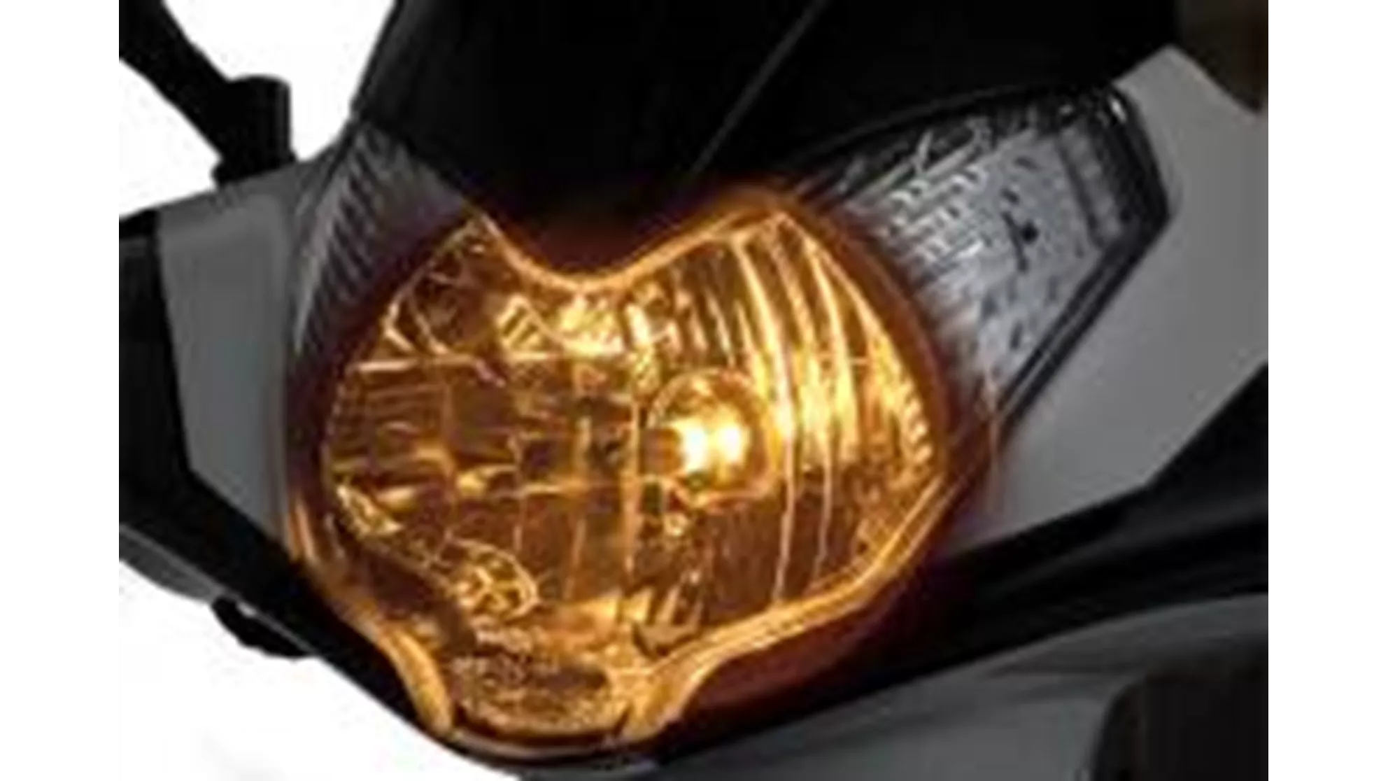Kymco People GT 300i - Image 2 Kymco People GT 300i - Image 2