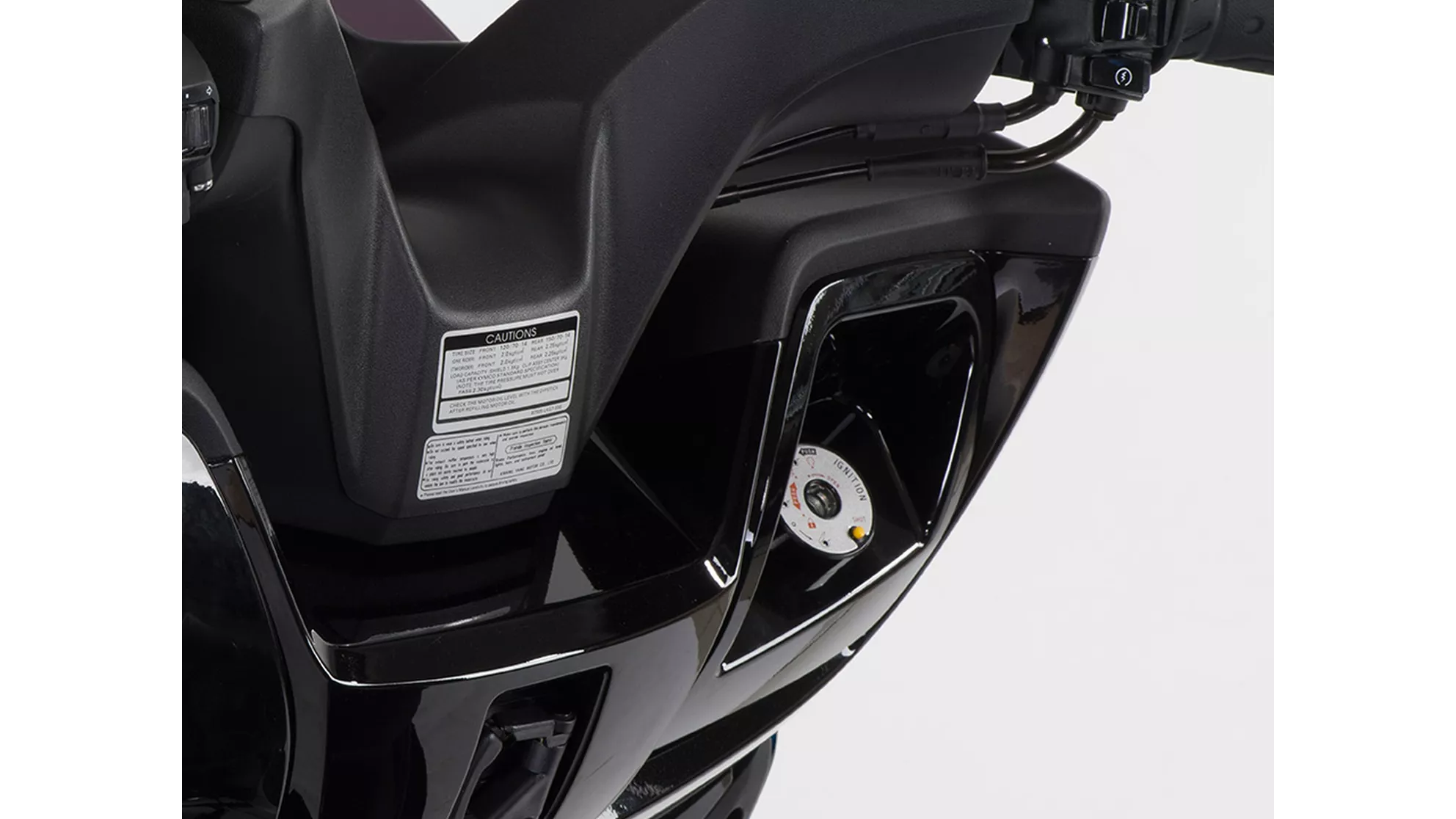 Kymco K-XCT 125i - Image 7 Kymco K-XCT 125i - Image 7