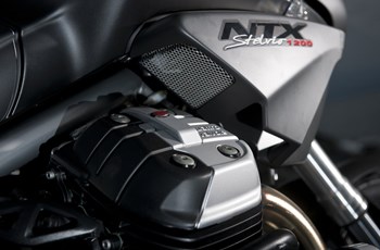Moto Guzzi Stelvio 1200 8V NTX 2013 - Bild 10