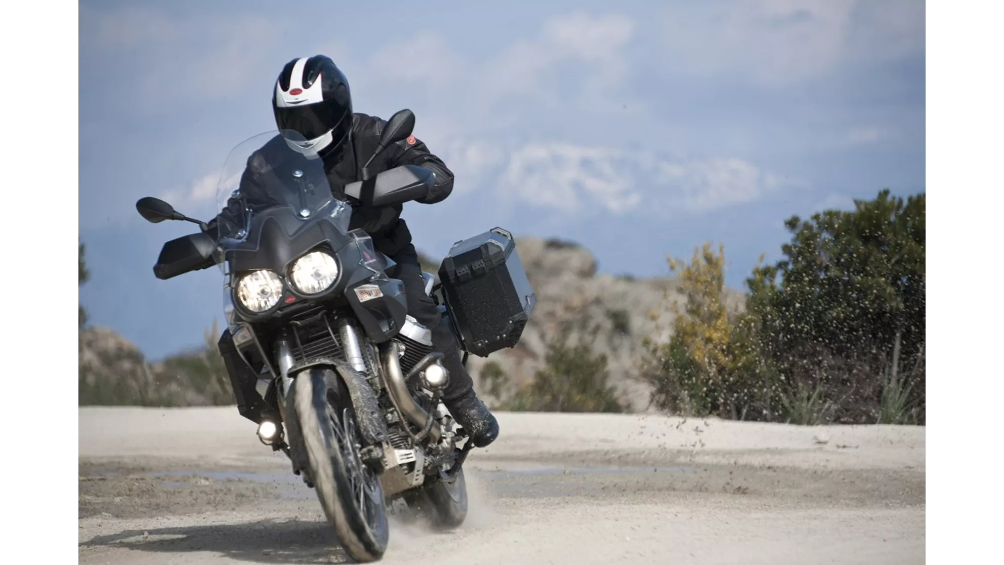 Moto Guzzi Stelvio 1200 8V NTX - Image 10 Moto Guzzi Stelvio 1200 8V NTX - Image 10