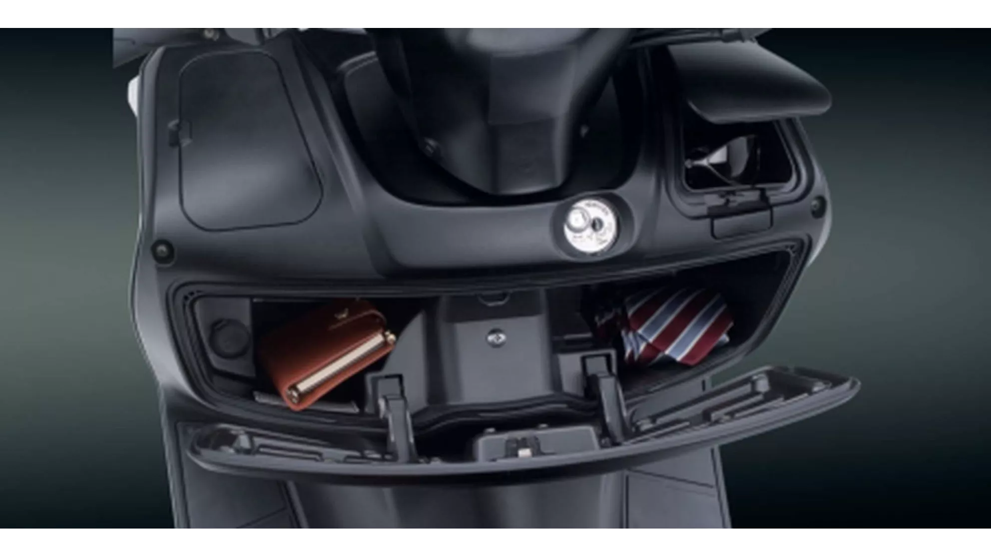 Suzuki Burgman 125 - Image 3 Suzuki Burgman 125 - Image 3