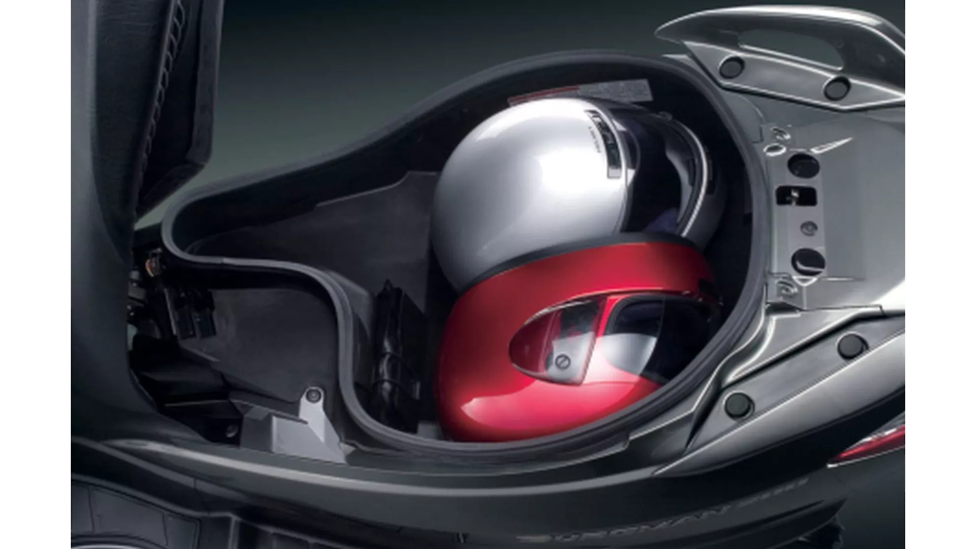 Suzuki Burgman 125 - Image 7 Suzuki Burgman 125 - Image 7