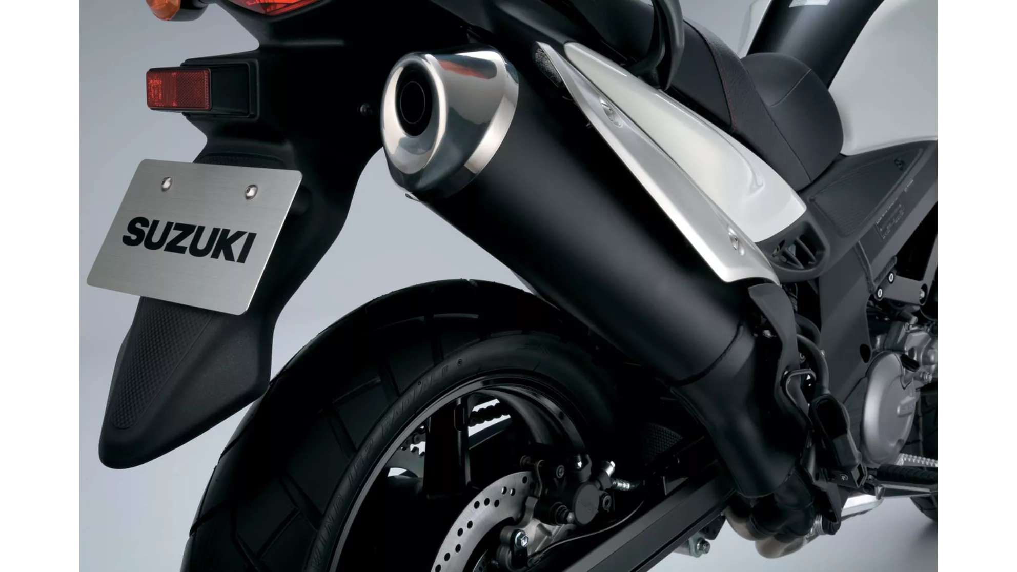 Suzuki V-Strom 650 - Image 2 Suzuki V-Strom 650 - Image 2