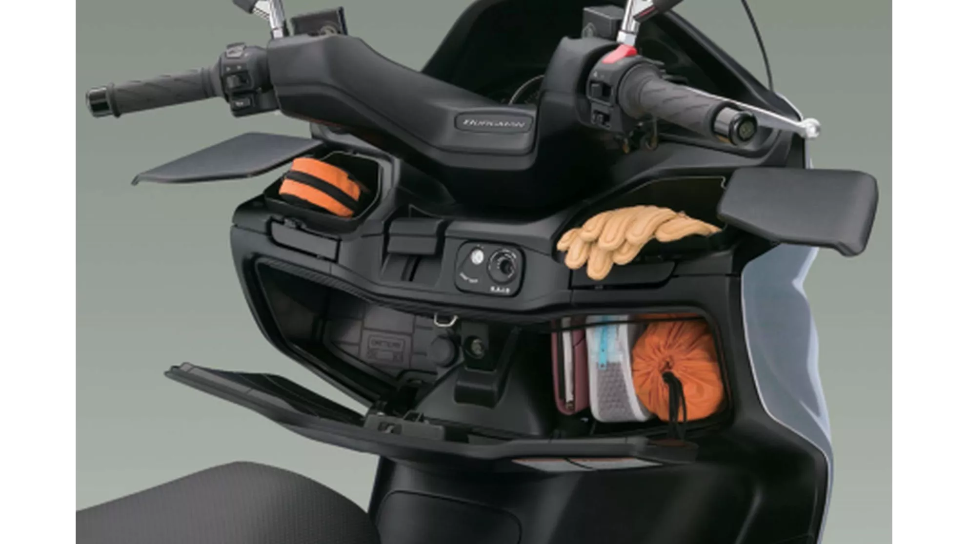 Suzuki Burgman 400 - Image 10 Suzuki Burgman 400 - Image 10