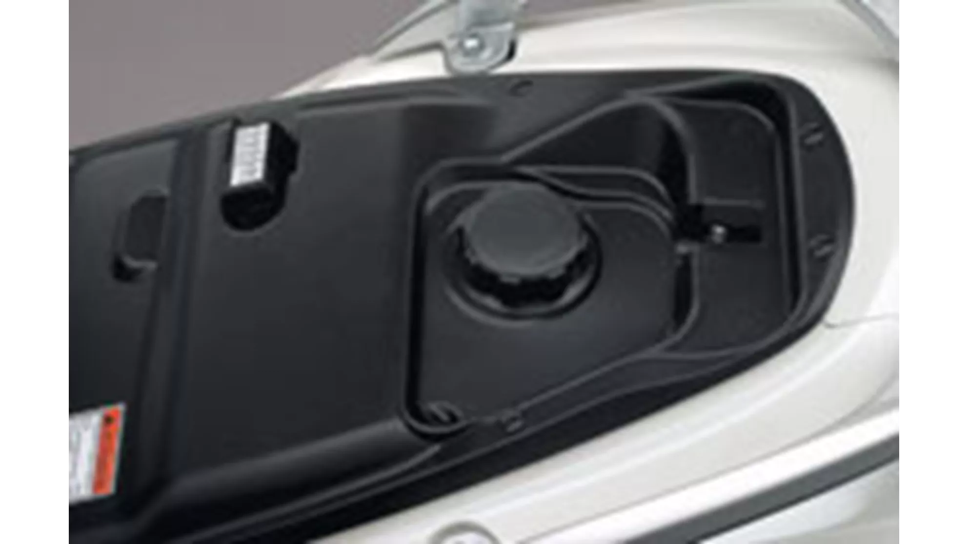 Suzuki UX 125 Sixteen - Image 8 Suzuki UX 125 Sixteen - Image 8