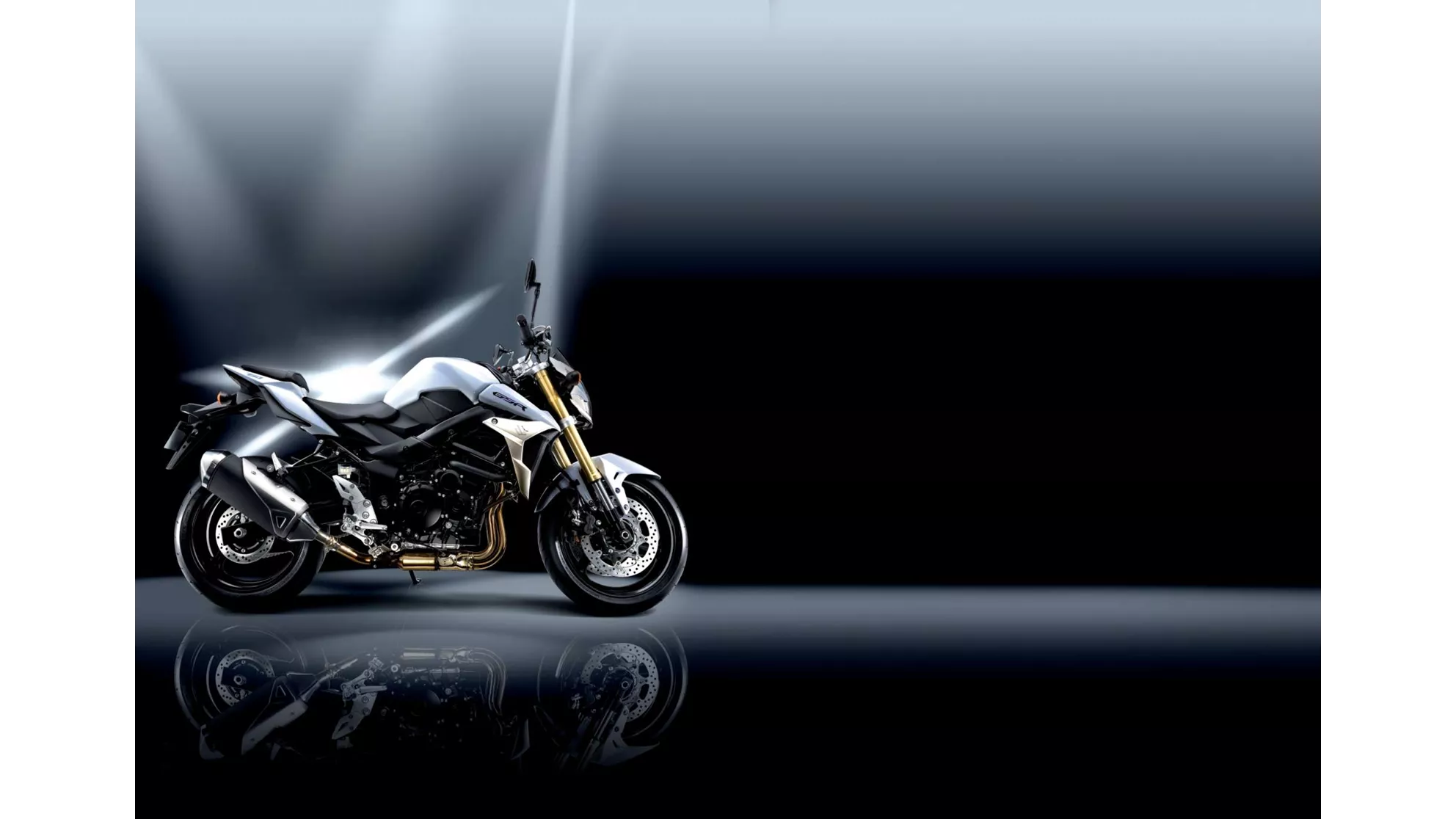 Suzuki GSR 750 - Image 2 Suzuki GSR 750 - Image 2
