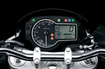 Suzuki GSR 750 2013 - Bild 11 Suzuki GSR 750 2013 - Bild 11