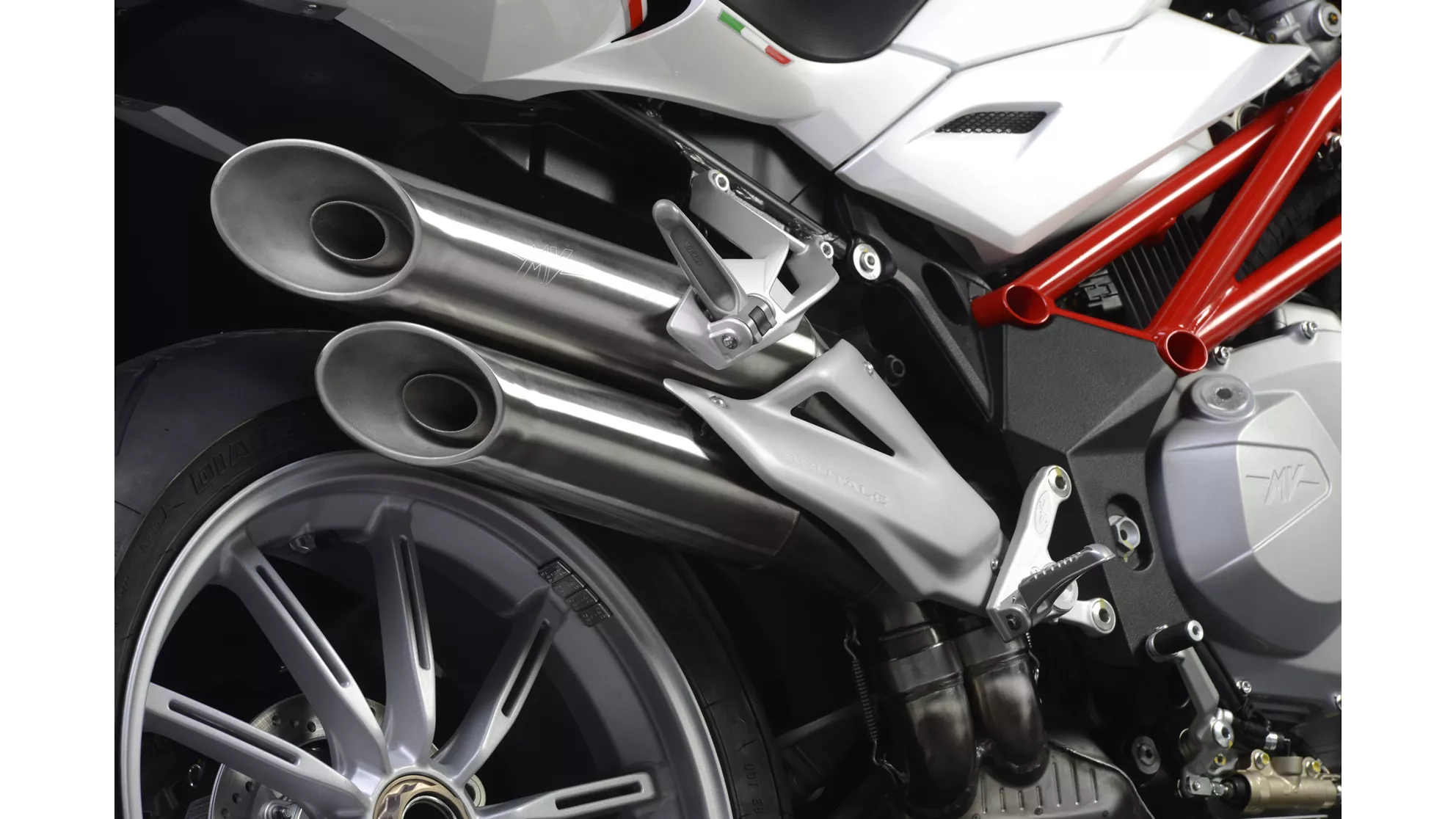 MV Agusta Brutale 1090 RR - Image 1 MV Agusta Brutale 1090 RR - Image 1