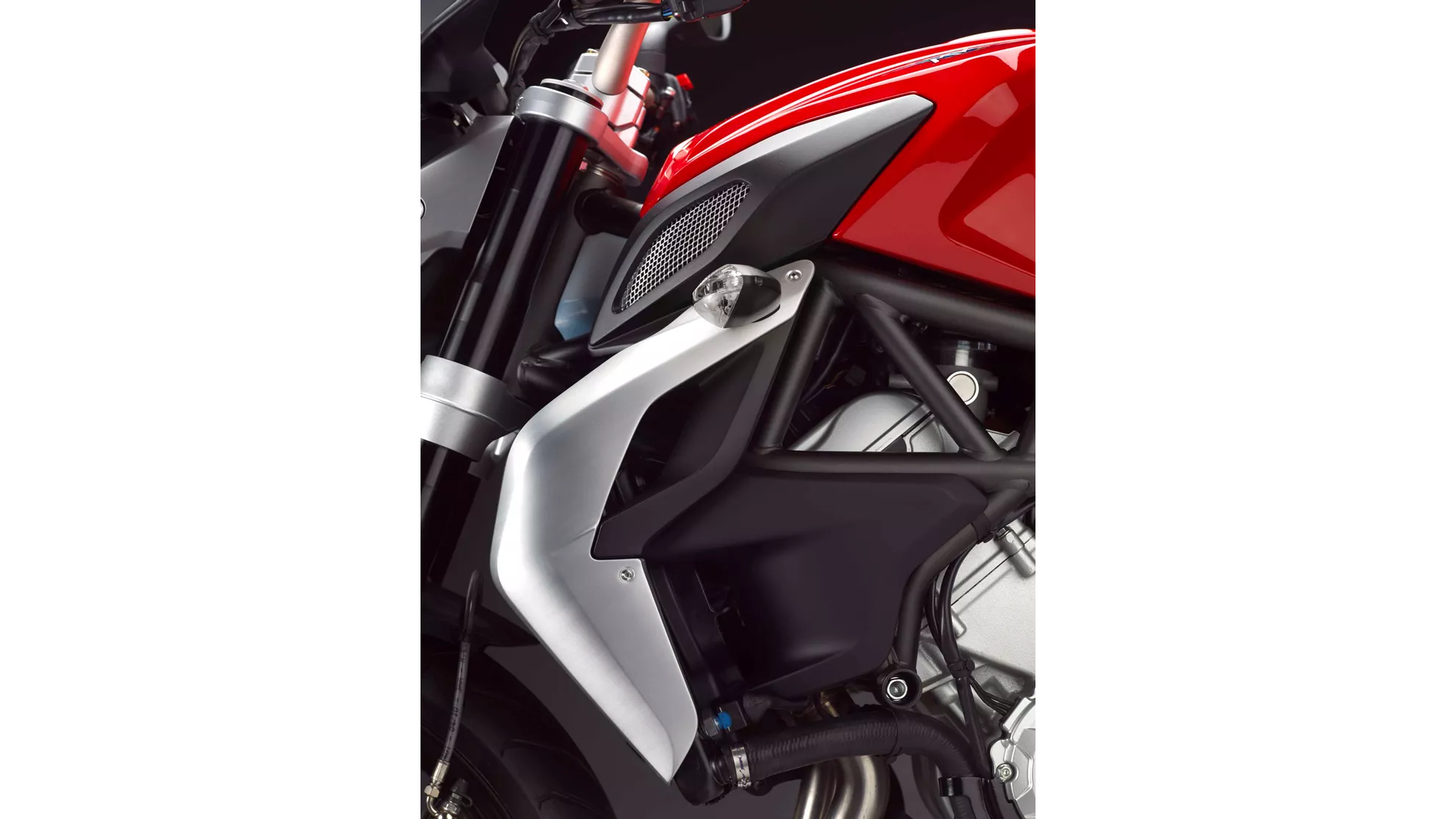 MV Agusta Brutale 675 - Image 10 MV Agusta Brutale 675 - Image 10
