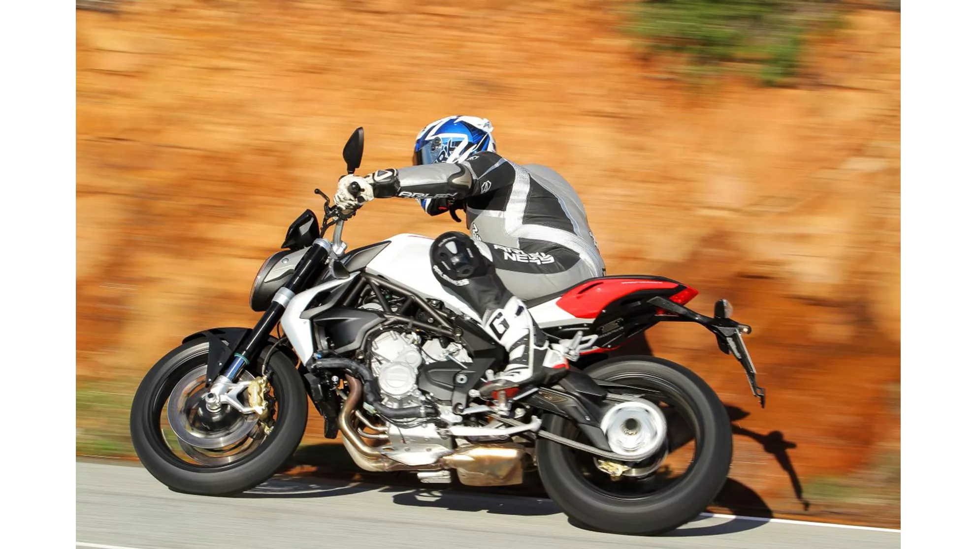 MV Agusta Brutale 800 - Image 3 MV Agusta Brutale 800 - Image 3