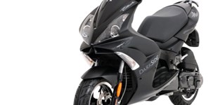 Peugeot Jet Force 50 Darkside 2013 vs Peugeot Jet Force 50 Darkside 2012