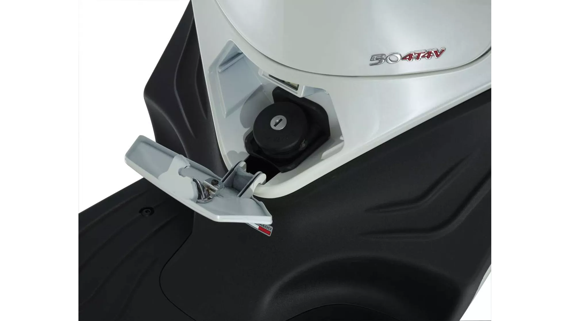 Piaggio Fly 50 2T - Image 3 Piaggio Fly 50 2T - Image 3