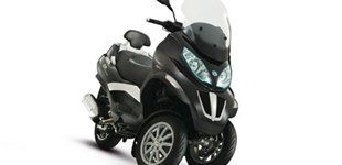 Piaggio MP3 300 i.e.Yourban LT 2013 vs Piaggio MP3 Touring 300 LT 2013