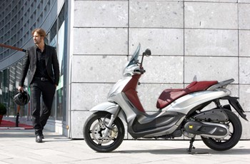 Piaggio Beverly 350ie Sport Touring 2013 - Bild 7 Piaggio Beverly 350ie Sport Touring 2013 - Bild 7