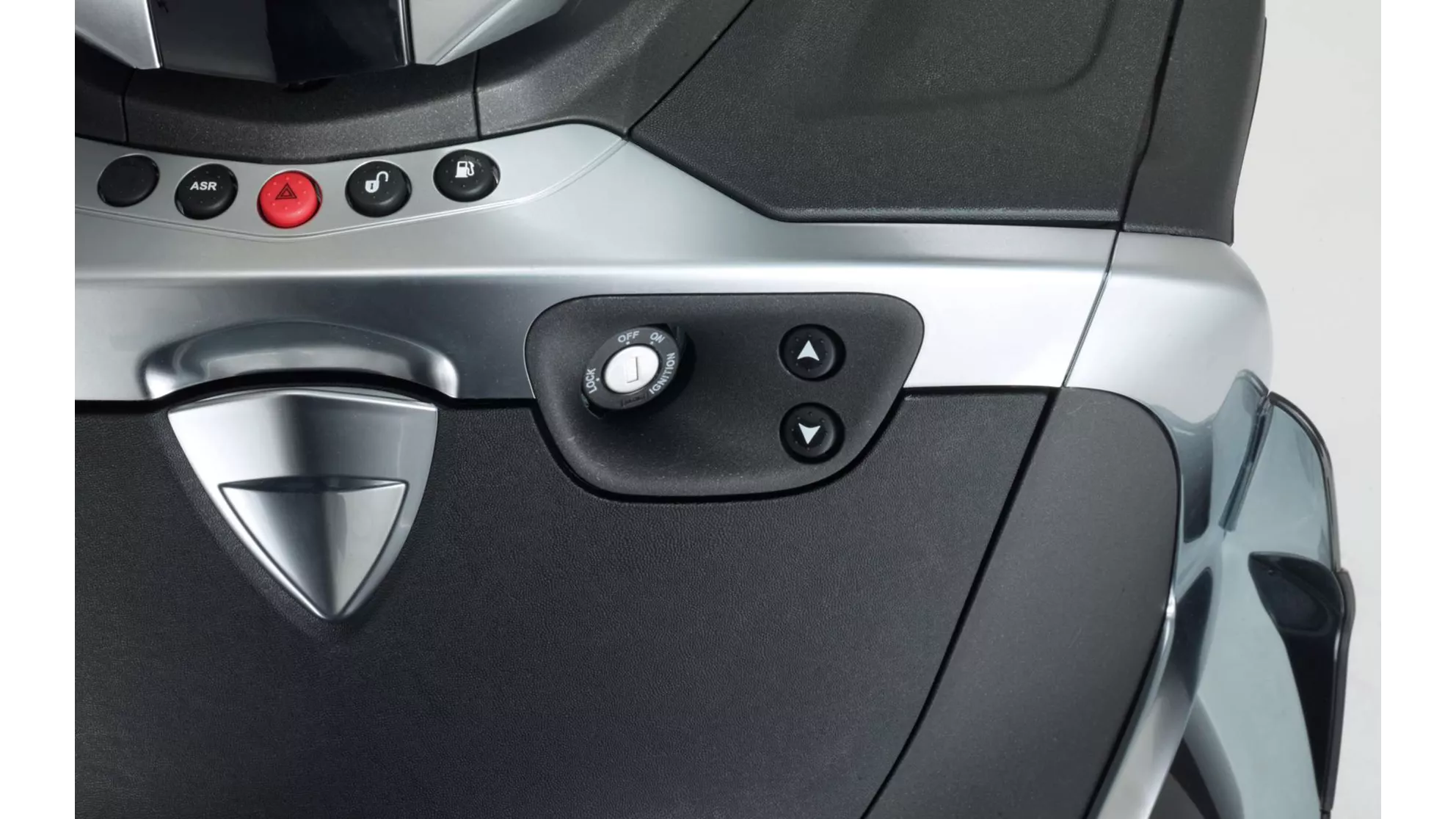 Piaggio X10 500 i.e. ABS - Image 9 Piaggio X10 500 i.e. ABS - Image 9