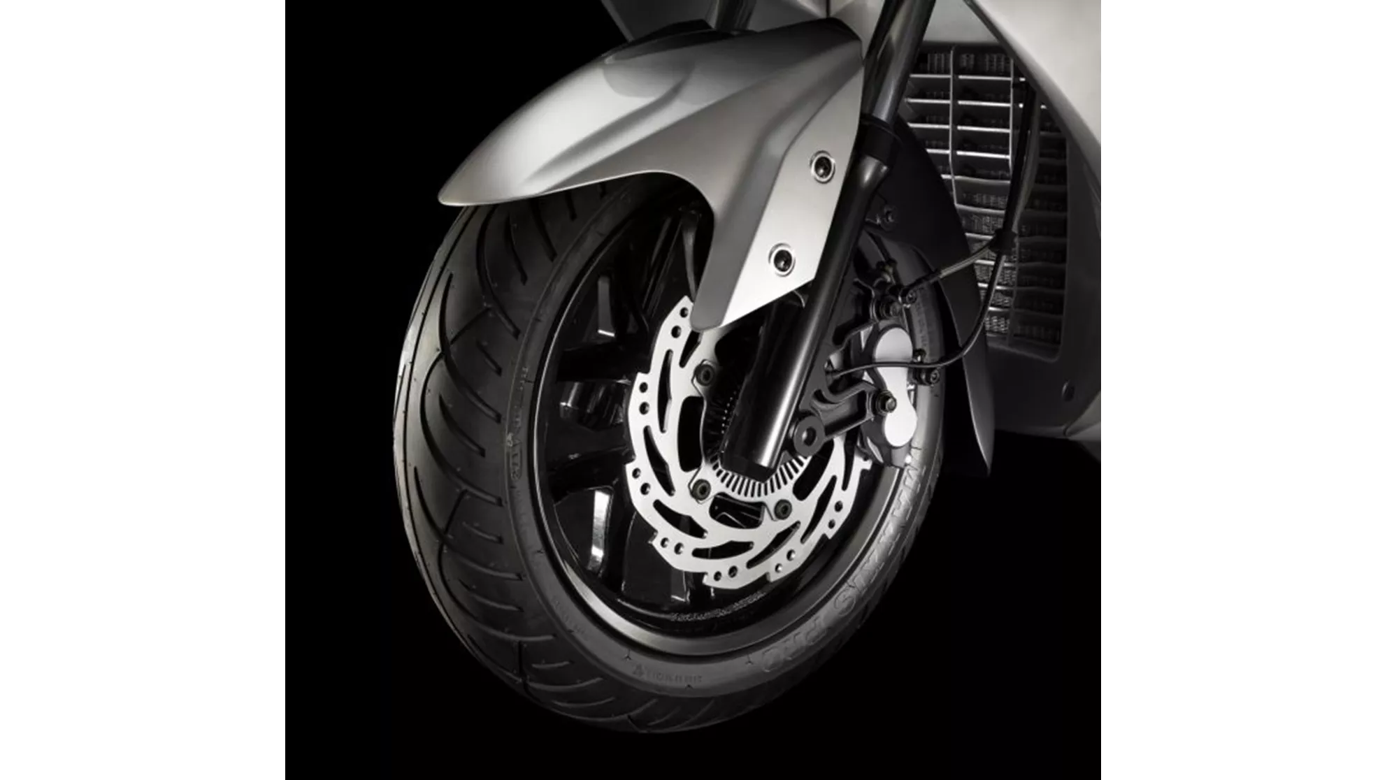 Sym GTS 300i - Image 2 Sym GTS 300i - Image 2