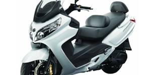 Sym MaxSym 400i 2013 vs Yamaha Majesty 400 2011