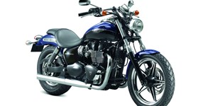 Harley-Davidson Softail Low Rider S FXLRS 2021 vs Triumph Speedmaster 2013