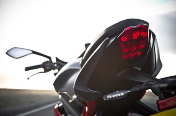 Triumph Street Triple 675 R 2013 - Bild 9 Triumph Street Triple 675 R 2013 - Bild 9