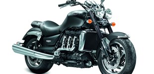 Triumph Rocket III Roadster 2013 vs BMW R 18 B 2023
