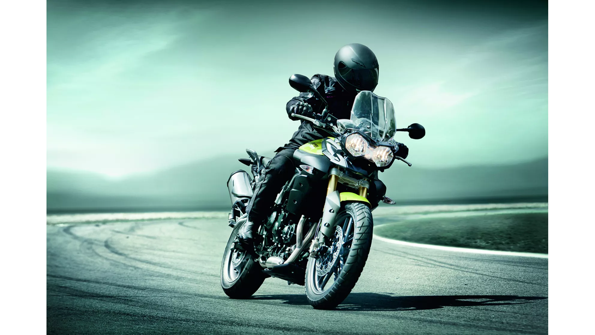 Triumph Tiger 800 - Image 4 Triumph Tiger 800 - Image 4