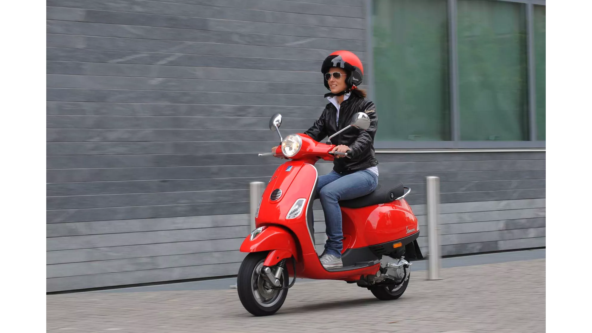 Vespa LX 50 2T Touring - Image 5 Vespa LX 50 2T Touring - Image 5