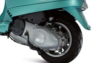 Vespa LXV 125 ie Vie della Moda 2013 - Bild 5