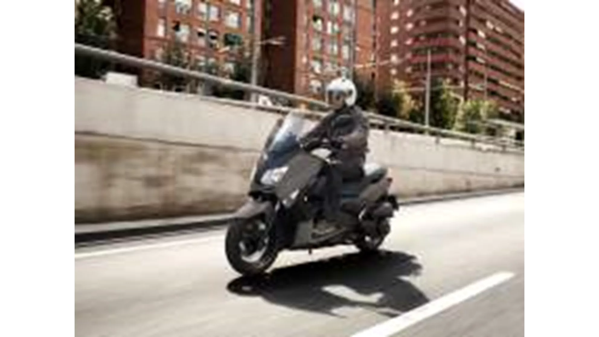 Yamaha X-Max 250 - Image 1 Yamaha X-Max 250 - Image 1