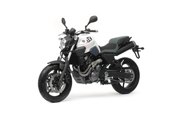 Yamaha MT-03 2013 - Bild 2 Yamaha MT-03 2013 - Bild 2