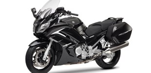 Yamaha FJR1300A 2013 vs Triumph Sprint GT 2013