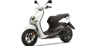 Yamaha NEOs 4Takt 2013 vs Yamaha Booster 2023