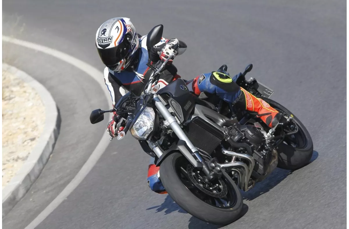 Yamaha MT-09 Yamaha MT-09