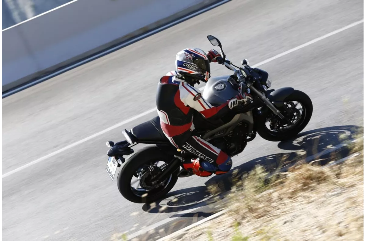 Yamaha MT-09 Yamaha MT-09