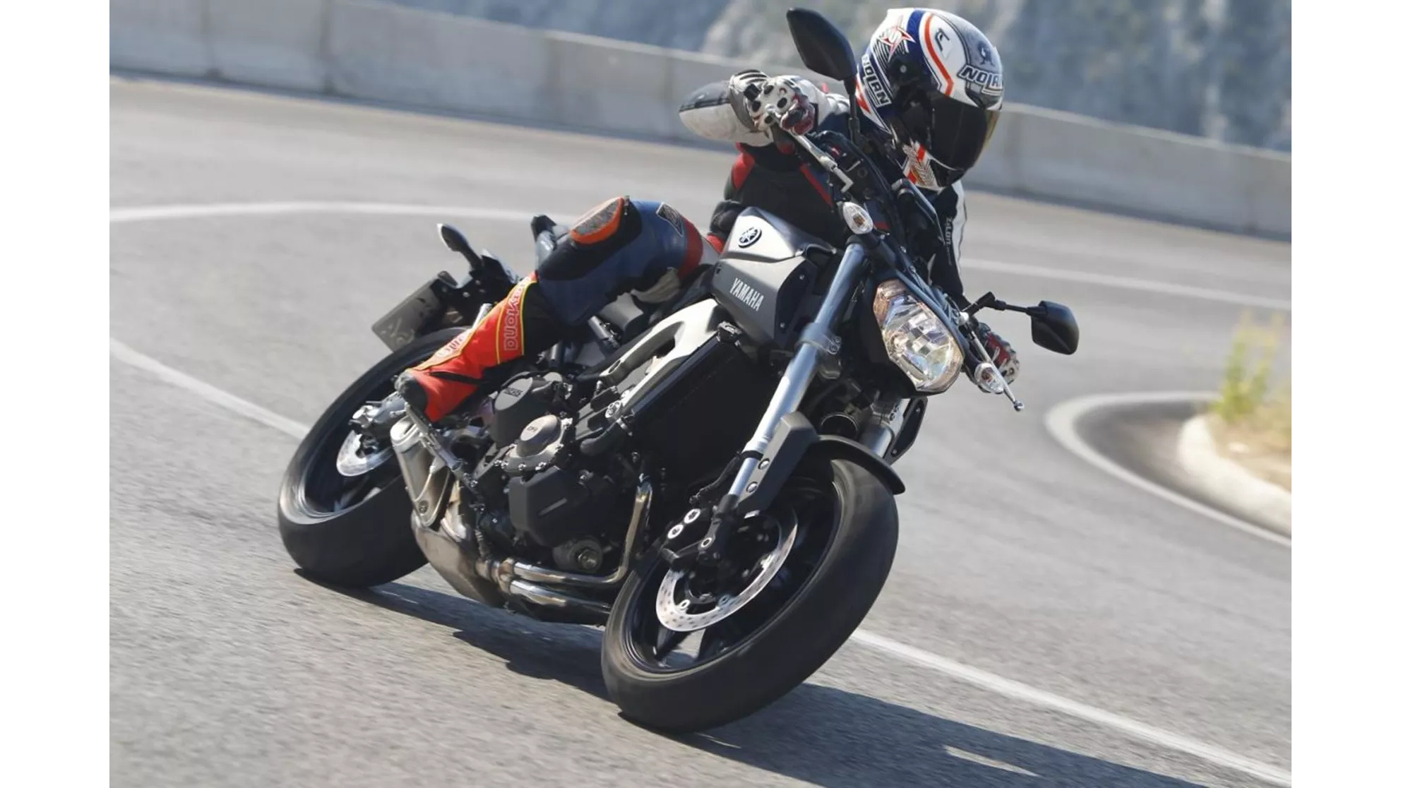 Yamaha MT-09 - Image 7 Yamaha MT-09 - Image 7