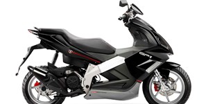 Derbi GP1 125 Low Seat 2013 vs Derbi GPR 125 2018
