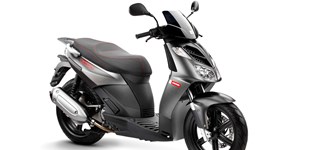 Aprilia Sportcity Cube 125 2009 vs Derbi Rambla 125 2013