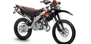 Derbi Senda DRD X-Treme 50 R 2014 vs Derbi Senda DRD Pro 50 R 2013