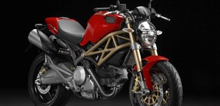 Yamaha R6 RACE 2024 vs Ducati Monster 696 2013