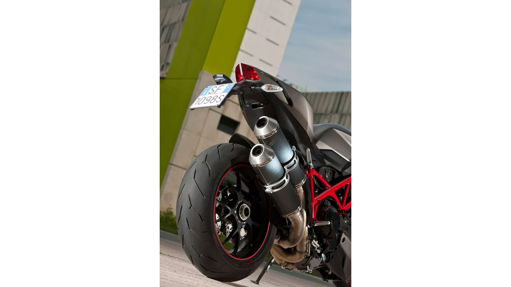 Ducati Streetfighter S - Resim 3