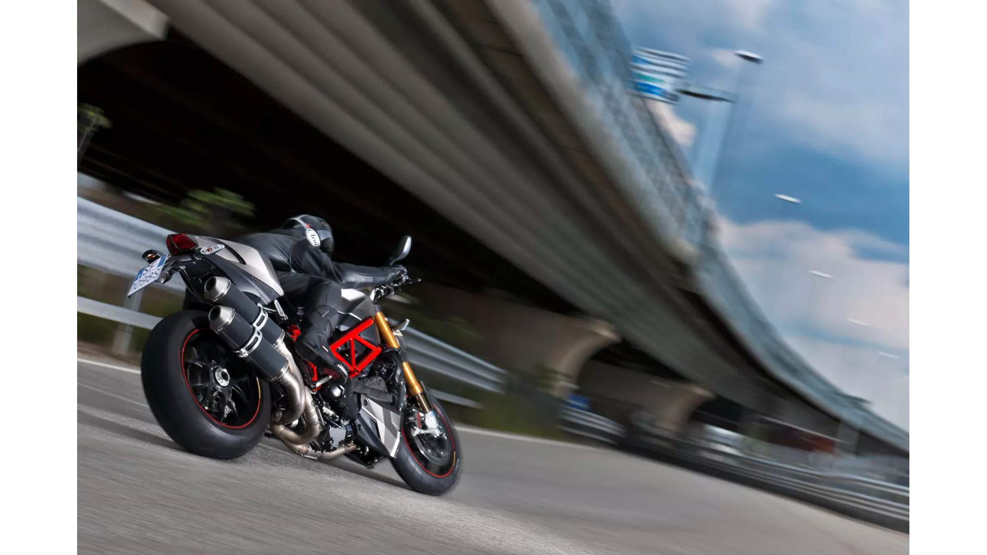 Ducati Streetfighter S - Image 13 Ducati Streetfighter S - Image 13