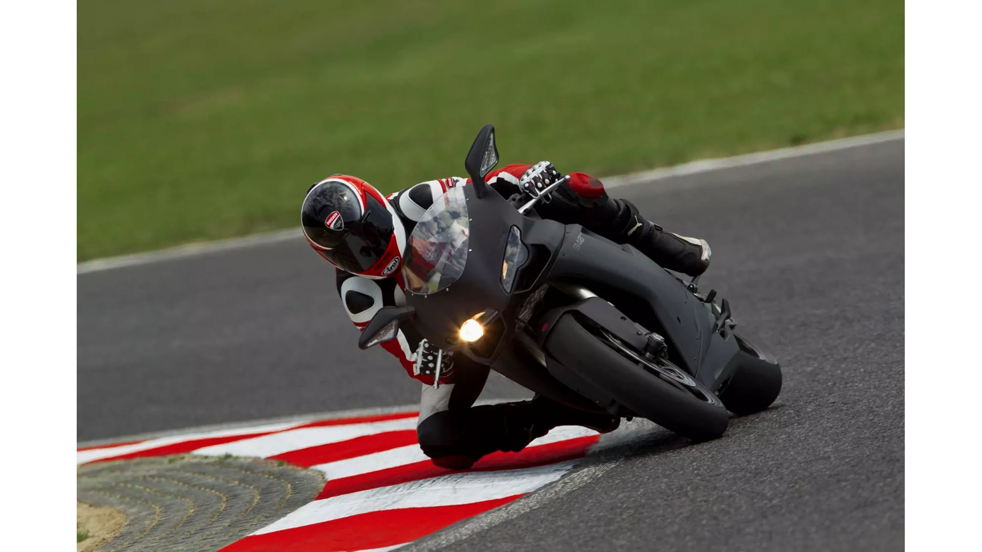 Ducati 848 EVO - Obrázek 2