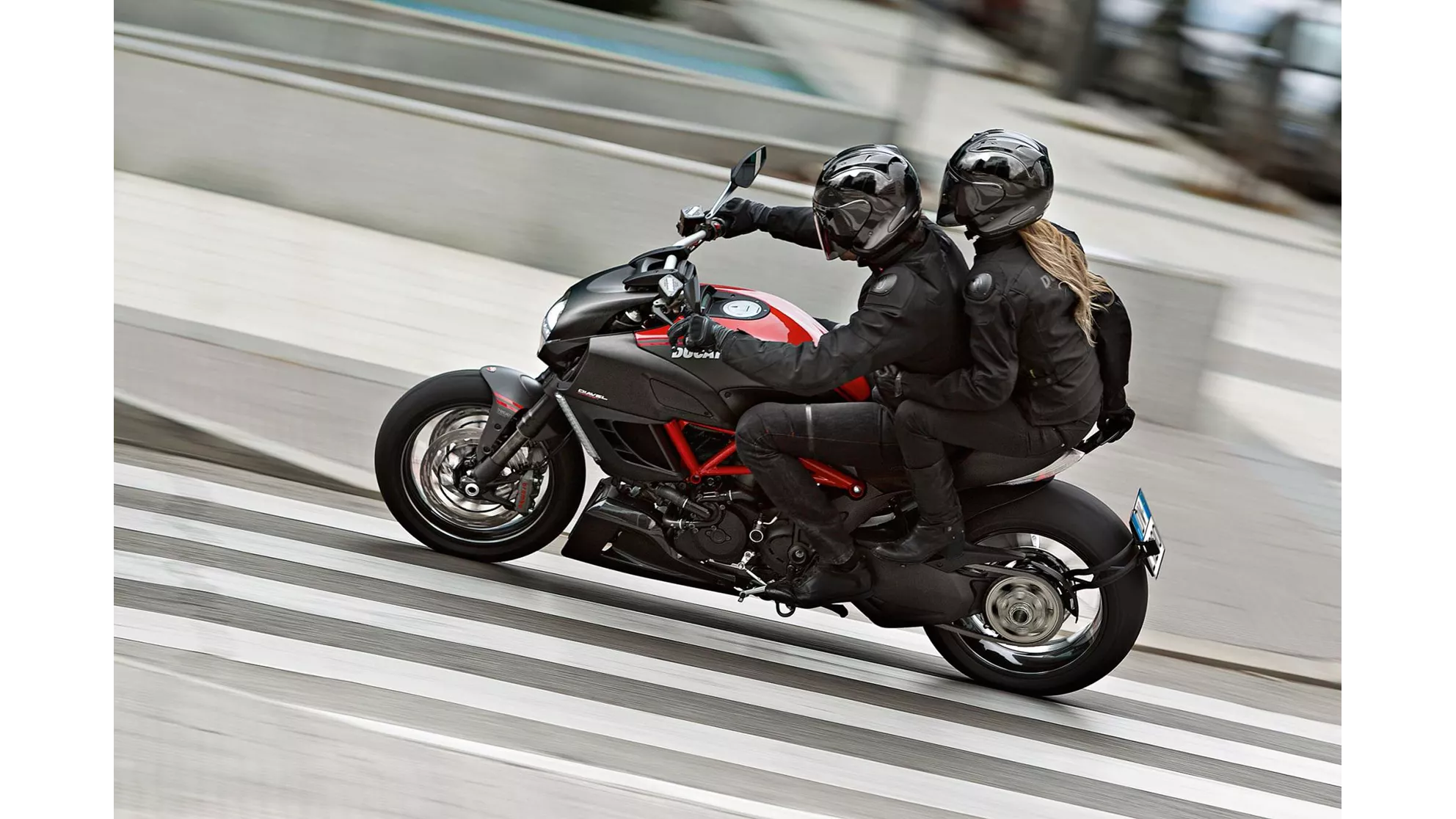 Ducati Diavel Carbon - Image 2 Ducati Diavel Carbon - Image 2