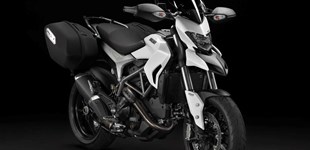 Ducati Hyperstrada 2013 vs Ducati Hypermotard 939 2016