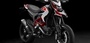 Ducati Hyperstrada 939 2017 vs Ducati Hypermotard SP 821 2013 Ducati Hyperstrada 939 2017 vs Ducati Hypermotard SP 821 2013