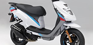 Yamaha DT 50 X Supermoto 2009 vs TGB Tapo RS 2013