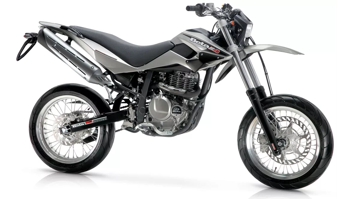 Beta M4 - 4T 2013 Beta M4 - 4T 2013